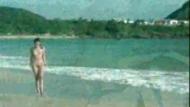 Amante cúmulos na vagina da xvideos de vestido esposa enquanto o homem corno olha para ele