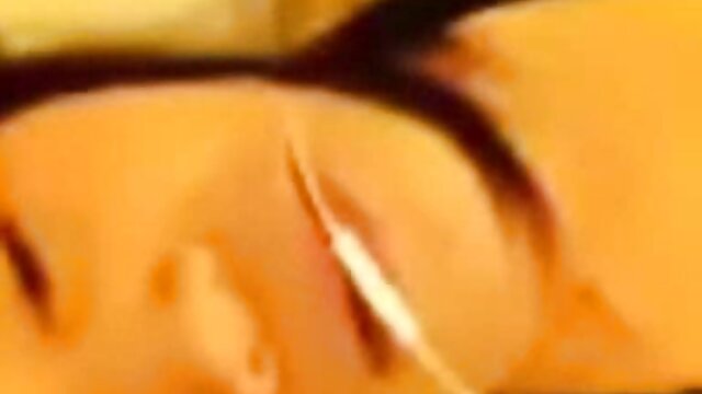 T-girl madura a xvideos levantando o vestido acariciar a pila ao ar livre