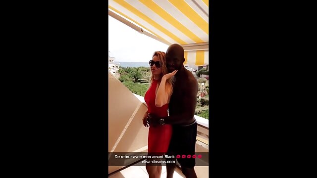 masturbar-me num estúdio de bronzeamento público em solarium, em Reallifecam debaixo do sofá de bronzeamento. vestido de pornô