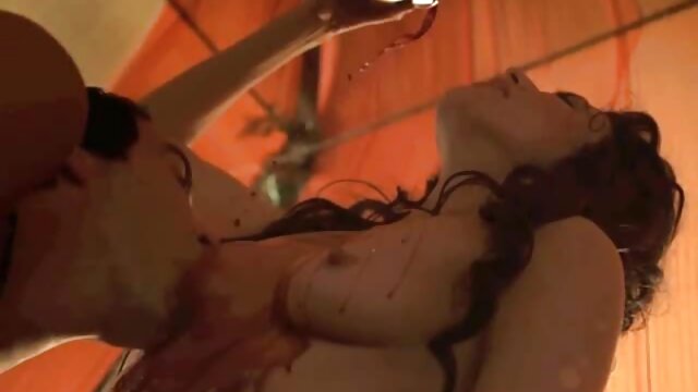 amor Ejaculação Interna amor voluptuoso apaixonado e esperma interno vestida de noiva porno com cabelo escuro esbelto