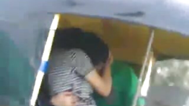 A Mya Nicole é lixada pelo seu treinador de pornô de vestido Voleibol.