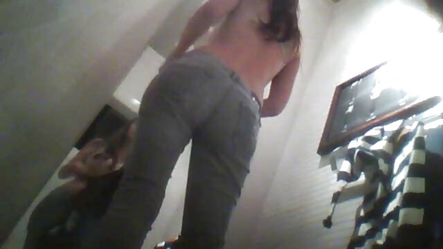 Os amantes foderam vestido curto xvideos a mulher em todas as poses e puseram-me no cu